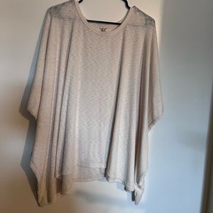 Fantastic Fawn cream flowy tshirt.